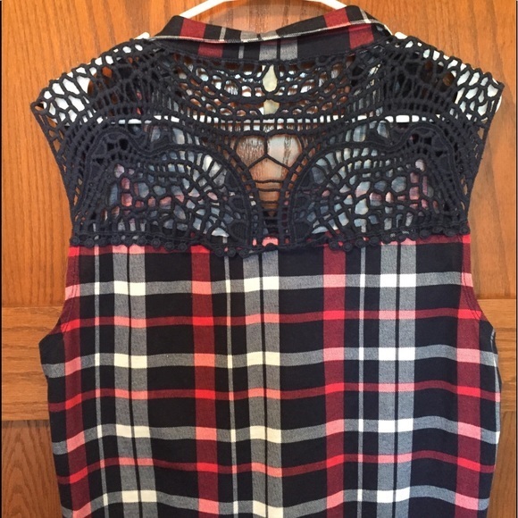 Bella D Plaid Sleeveless Tie Front Top, Si… - Picture 8 of 9